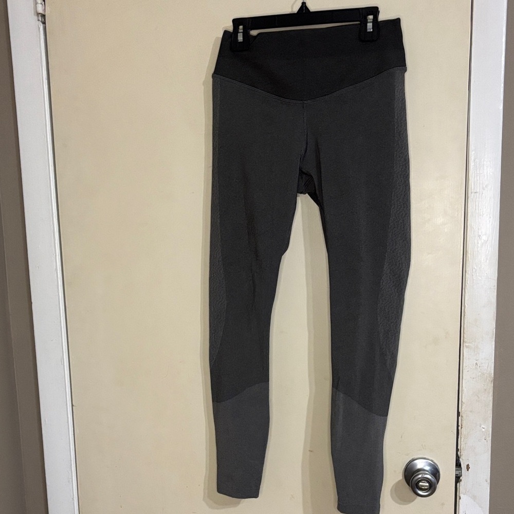 Lululemon gray tight light legging